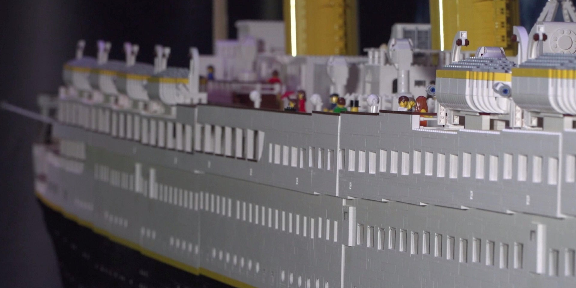 Lo strano affondamento del Titanic Lego