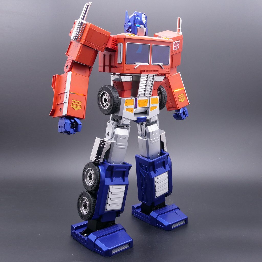 Transformers: Optimus Prime si trasforma da solo!