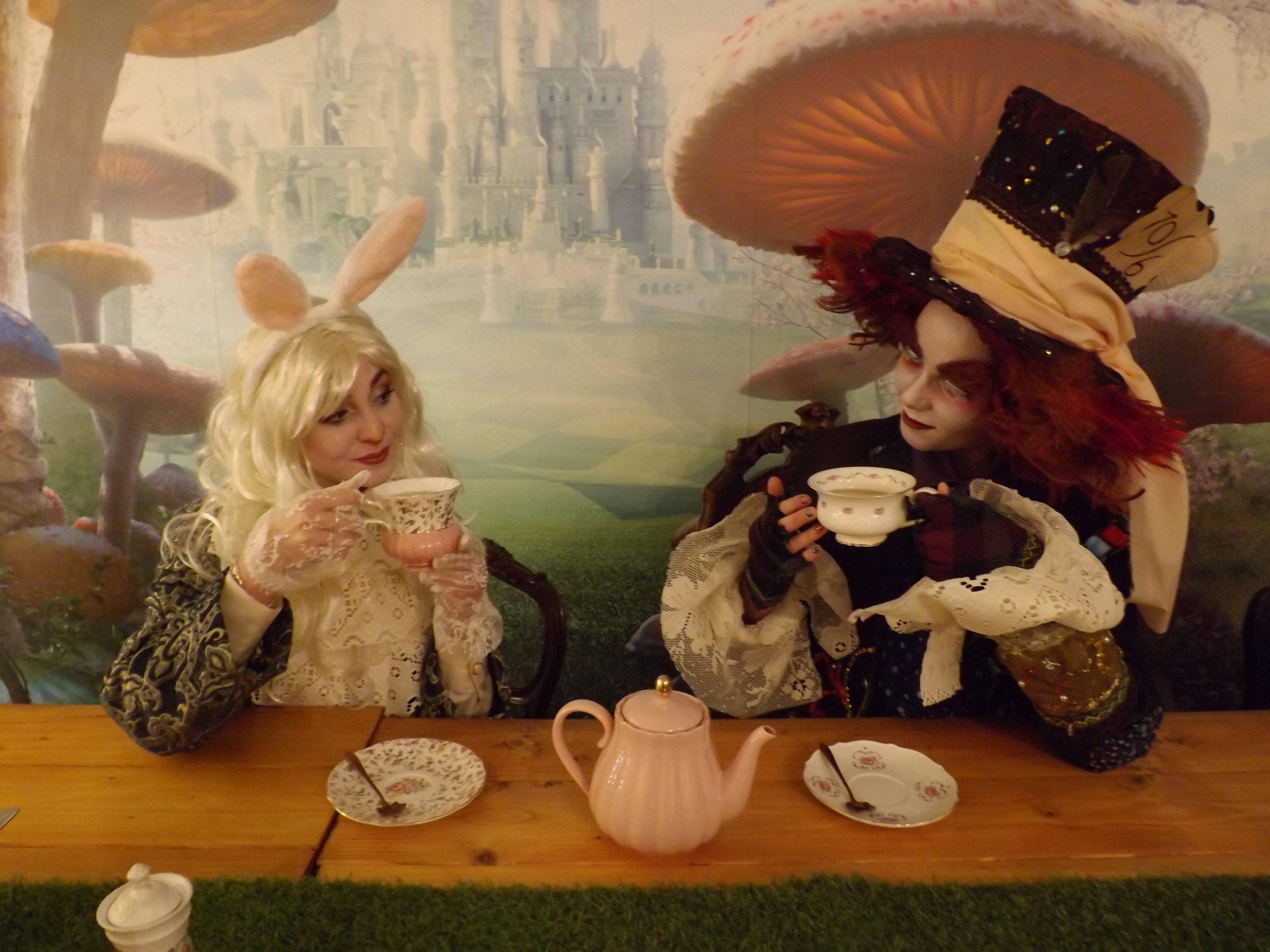 Rabbit Hole: a Milano, la sala da tè di Alice nel paese delle meraviglie