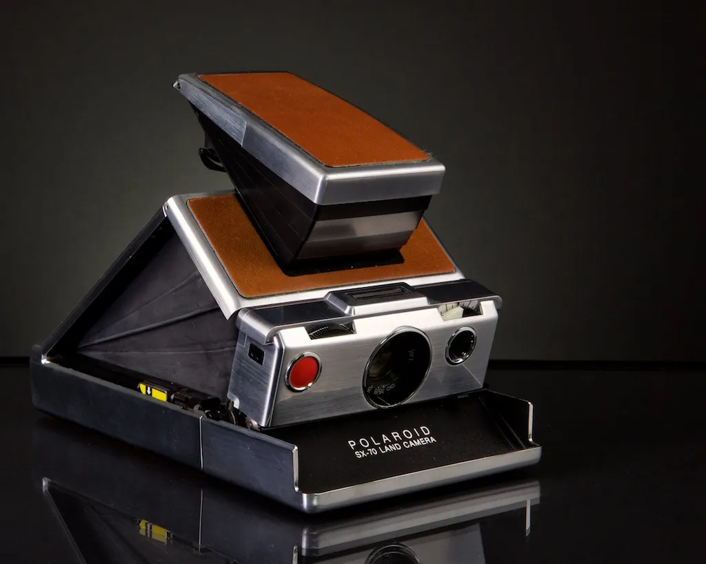 Polaroid SX-70: la prima fotocamera istantanea con pellicola integral