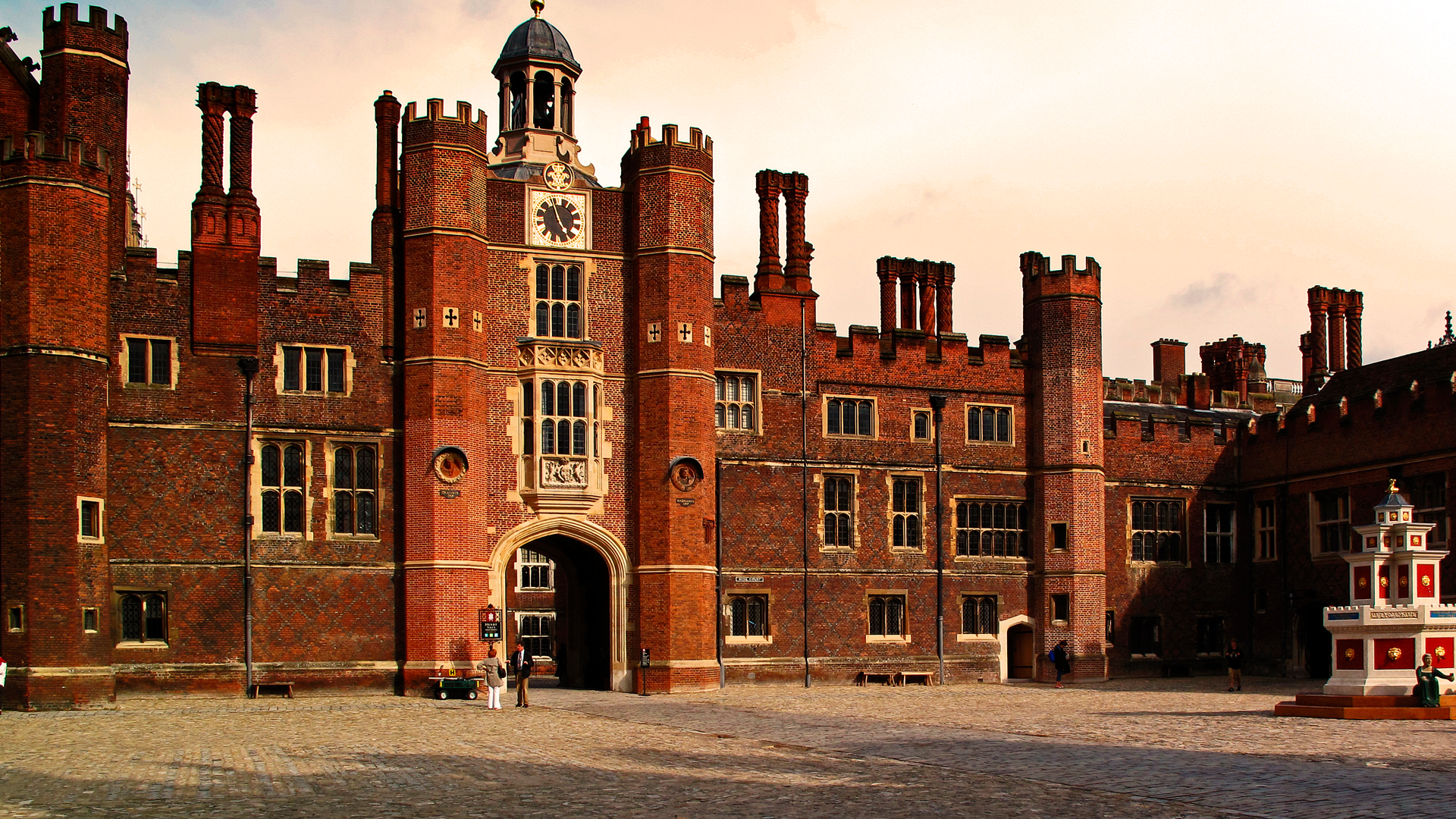 La Haunted Gallery di Hampton Court Palace: un luogo di storia, arte e fantasmi