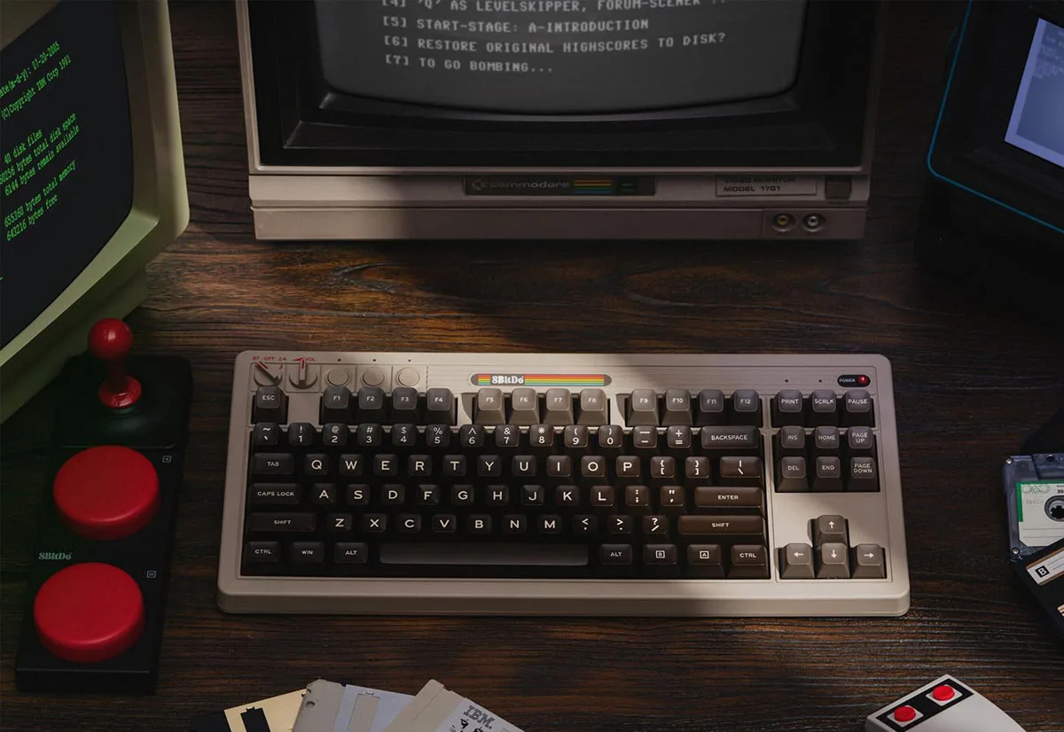 8BitDo lancia una tastiera che fa impazzire i nostalgici del Commodore 64!