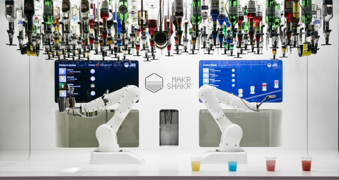 Shaker: il primo bar robotico d’Italia apre a Torino! Preparati a un’esperienza cocktail futuristica!