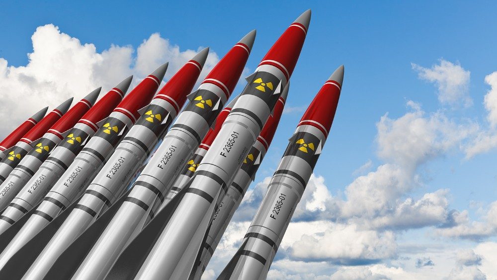 Intelligenza artificiale e armi nucleari: gli USA chiedono una posizione comune a Russia e Cina